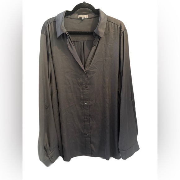 Button down shirt - Picture 1 of 3